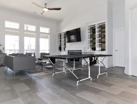 MODERN LUXURIOUS HOUSE/ POOL, JACUZZI AND LARGE PATIO