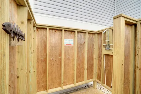 Beautiful & Cozy OBX Getaway! Centrally located with EV charger. Отели рядом с достопримечательностью «Райт Бразерс Нешнел Мемориал»