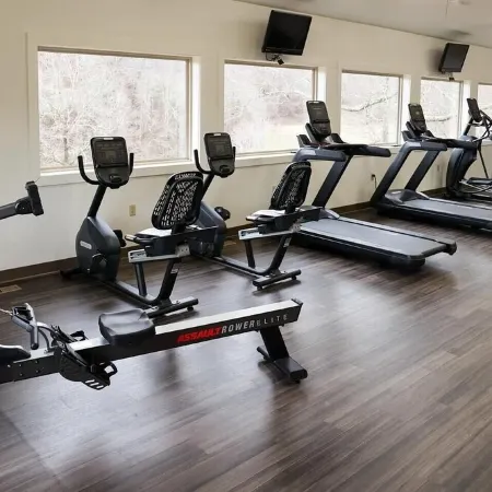 A Luxury Cabin with panoramic mountain views and 3 King Ensuites and Hot Tub!