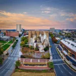 Newly Remodeled Upscale Downtown Guest Cottage - 1br loft - Sleeps 6