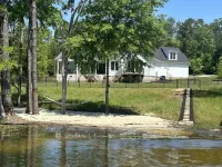 Custom built lake house on Lake Murray with New pool and hot tub!! Hotels in Lake Murray of Richland