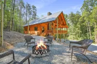 Secluded 6-bedroom Log Cabin Nestled in the Pines