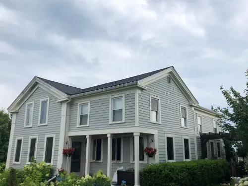 The Farmhouse at Aurora Brewing Company! Vineyard & Lake Views!