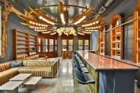 New luxury apartment in downtown Frankfort next to Distilleries. Near everything