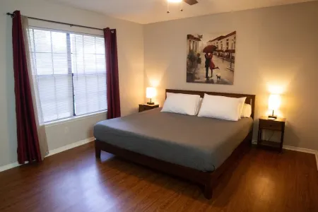 Cozy and Spacious Denton Getaway