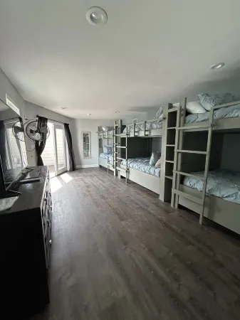 Spacious 6-bedroom house on Lake LB J Отели рядом с достопримечательностью «Lake Lyndon B. Johnson»