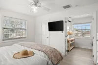 Naples Oasis - Heated Pool, Pizza Oven, Fire Pit & Near Vanderbilt Beach