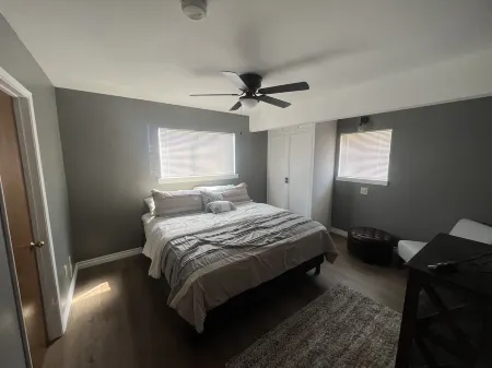 Quiet and Cozy 1br upstairs Guest House