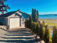 Similk Beach View Studio for two! Central HUB to San Juans and Skagit Valley!
