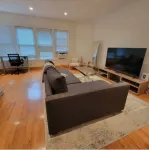 Charming 2-bedroom apartment with AC, WiFi in delightful Oak Park