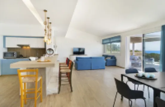 Villa Nettuno, enchanting contemporary villa, seafront , with pool