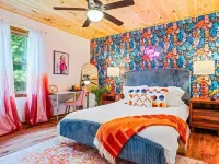 5BR Private Mountain Game Cabin! Hot Tub, Fire Pit Hotels in McGaheysville