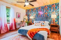 5BR Private Mountain Game Cabin! Hot Tub, Fire Pit