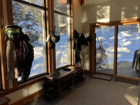 Custom Mountain Home, Great Skiing and Hiking ~ Premier Host and Home! 5 Stars