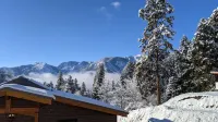 Base Camp Guest House Mountain VIEW, Jacuzzi, Great Location - Apartments