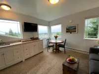 Gracie's Homer House; Home With A View