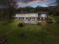 Welcome to our lake house on the beautiful Hiwassee River!