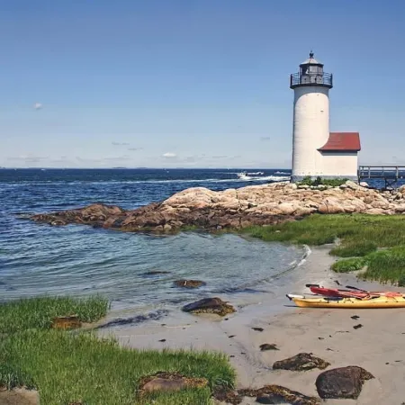 Antique Cottage RARE PRIVATE SAUNA Lighthouse Beach Nearby Trails Firepit