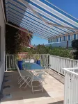 Apartment in villa in residential and quiet area, near the beach, center city and shops., - 3 stjerner