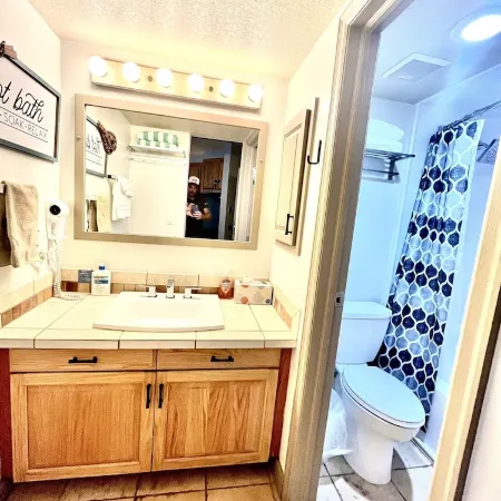 Top Floor Unit on the Corridor! Beautiful Alpine Views! 5 Min. Walk to WP Base!