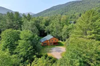 Spacious 4BR / 5 Bath Home - Hot Tub / Pool Table / Ample Private Outdoor Space!