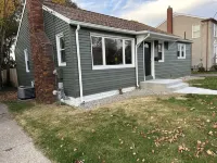 Beautiful Ranch Style House Across from Mercyhurst University Hotel dekat Warner Theater