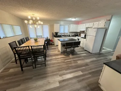 SO MUCH FUN! ARCADE, PL TBL, PNG PNG, YARD GAMES, INDOOR AND OUTDOOR POOLS!!  호텔