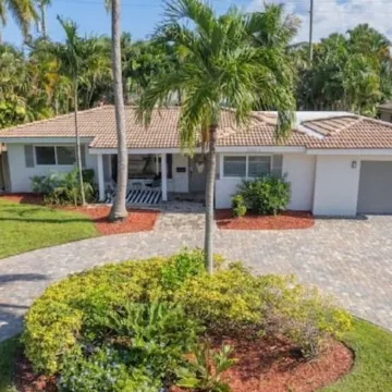 NEW 3Bed by the Beach- Game Room - Pool - Outdoor TV