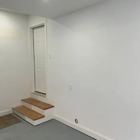 Cozy 2-Floor Apartment with Garage Access