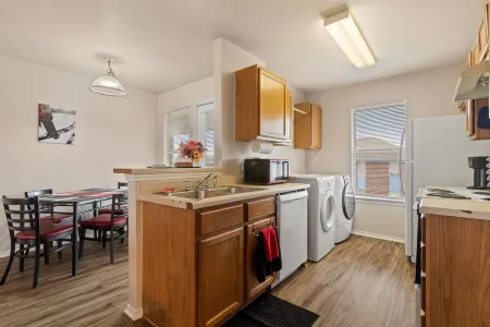 Lovely 2-bedroom condo mins from Ft Hood & Town