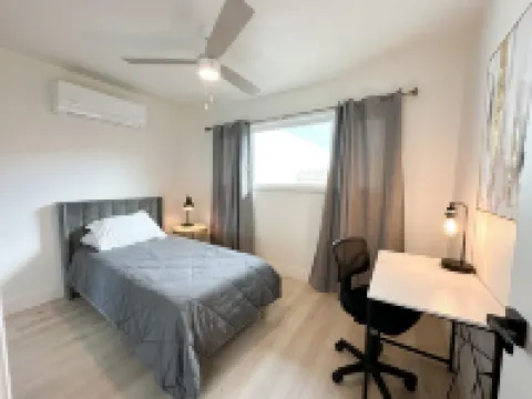 Updated 2-bedroom Apartment close to Hospitals. Located 1 mile from HWY 99.