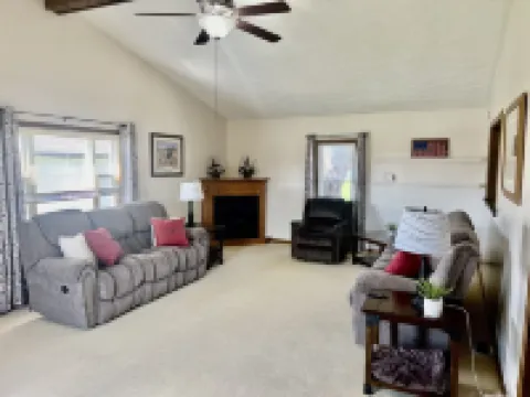 House 300 yards from Lake Logan! A few miles from Hocking Hills State Park!