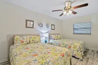 Beachfront Ocean View! Large Family Friendly Condo - 2-Star
