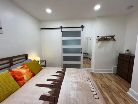 Trendy in Tremont, Lower CLE