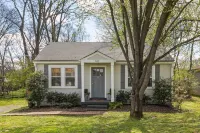 Scarlett Scales Cottage in Downtown Franklin Hotels near Franklin on Foot