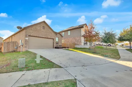 Family & Pet Friendly house close to Lake Georgetown-Sleeps 10 Отели в г. Джорджтаун