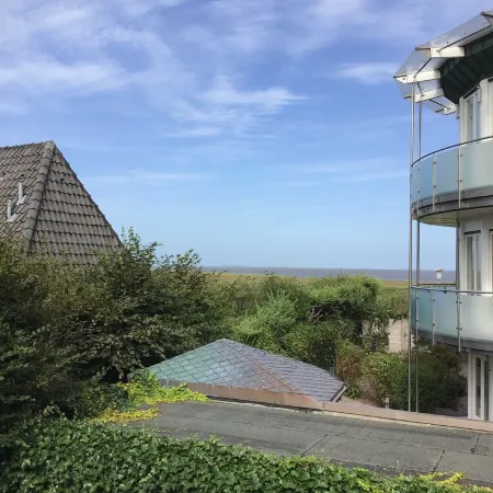 Exclusive beachfront apartment - 4 people - balcony overlooking the lake - parking