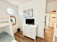 Luxury Beachfront Oasis with hot tub on Dauphin Island, 4bd/2bth - Waterbirds