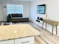 Waterfront Condo- Luxurious/Spacious