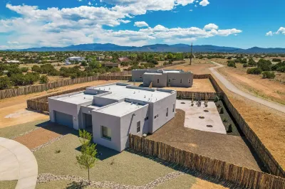 Centrally located, A/C, pet friendly, large yard, mountain views