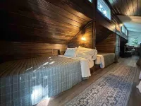 Warluskee Luxury Lakefront Cottage w/ Hot Tub