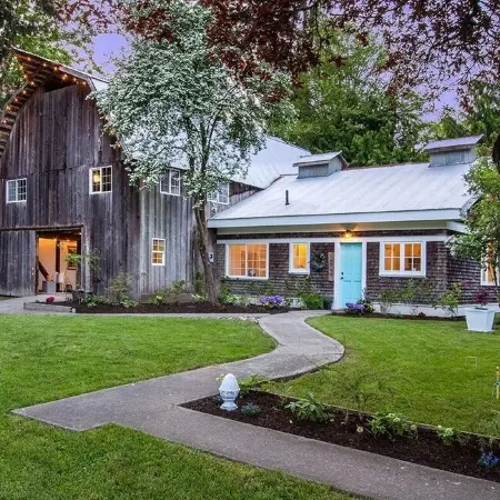 The Retreat at August Ciderhouse- Farmstay 5 minutes from Edmonds-Seattle ferry
