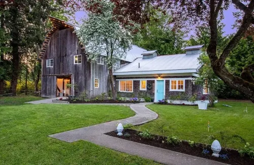 The Retreat at August Ciderhouse- Farmstay 5 minutes from Edmonds-Seattle ferry