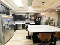 Adorable 7 bedroom place Hotels in Davison County