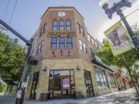 Charming Condo on Historic 25th Street Hotels in Ogden