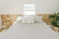 Sky Ridge Lodging- The Luna/ Brand New Cabin/ Amish Country