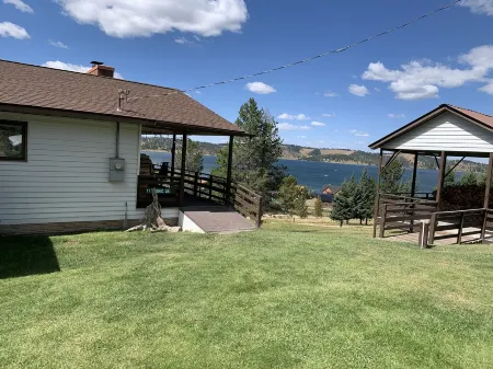 Georgetown Lake Lookout - Amazing Lake Views and Year-Round Fun! Отели в г. Дир Лодж Каунти