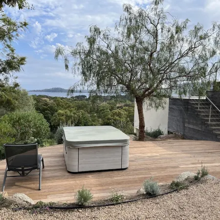 10mn beach, Standing Villa, top sea view, fiber internet, heated pool, jacuzzi