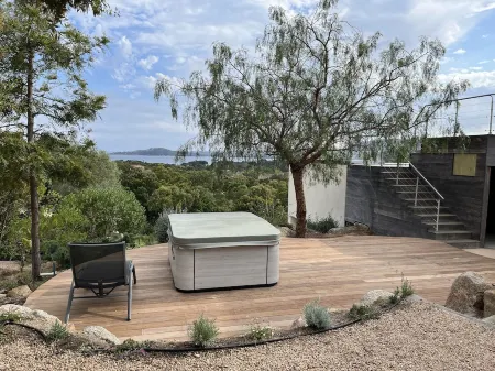 10mn beach, Standing Villa, top sea view, fiber internet, heated pool, jacuzzi