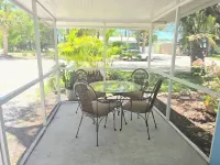 Cute Cottage 1.5Mi 2 Beach  Duplex Has Dock on Gulf Access Imperial River